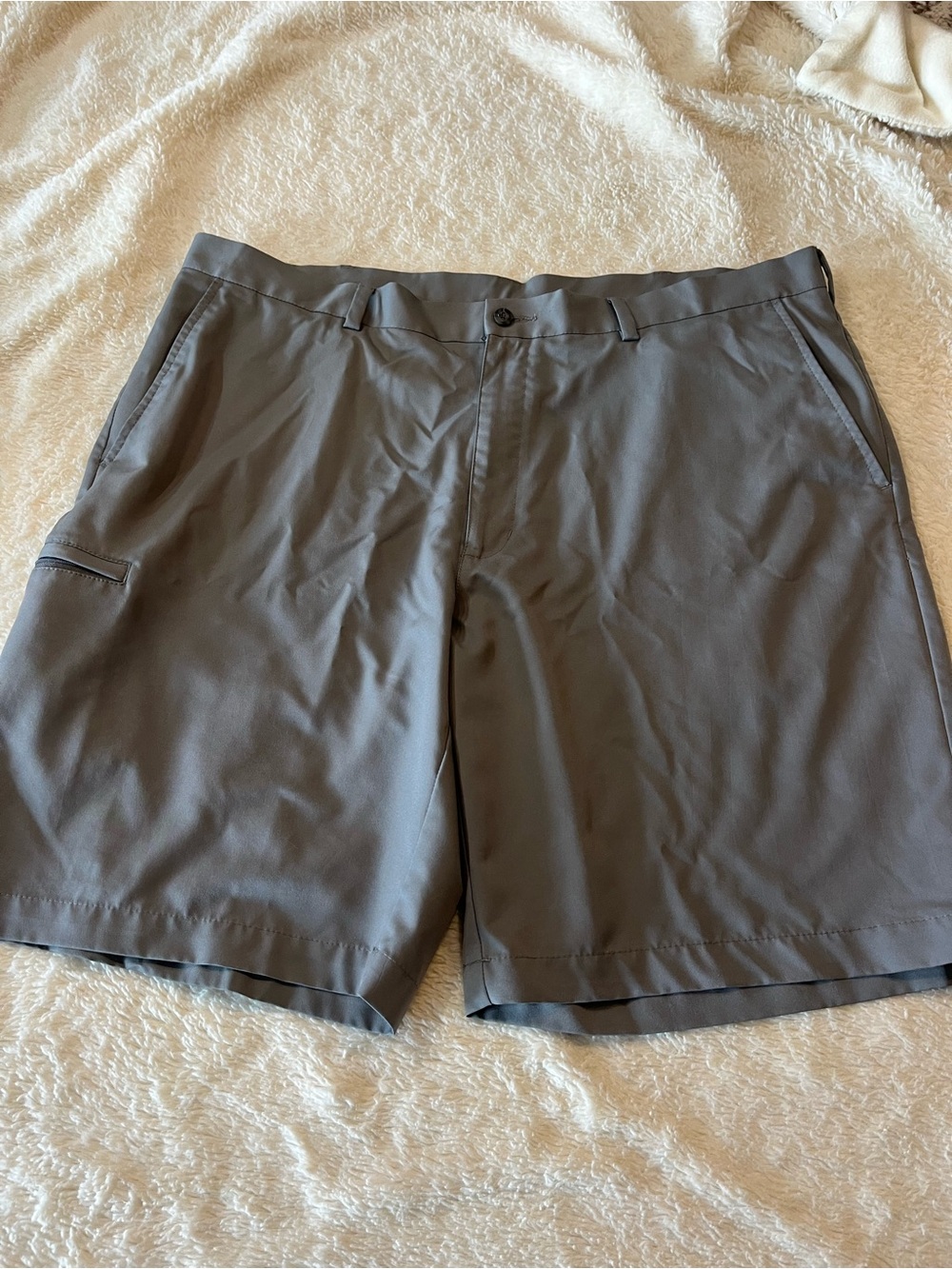Men's Flat-Front Golf Performance Shorts — Gray